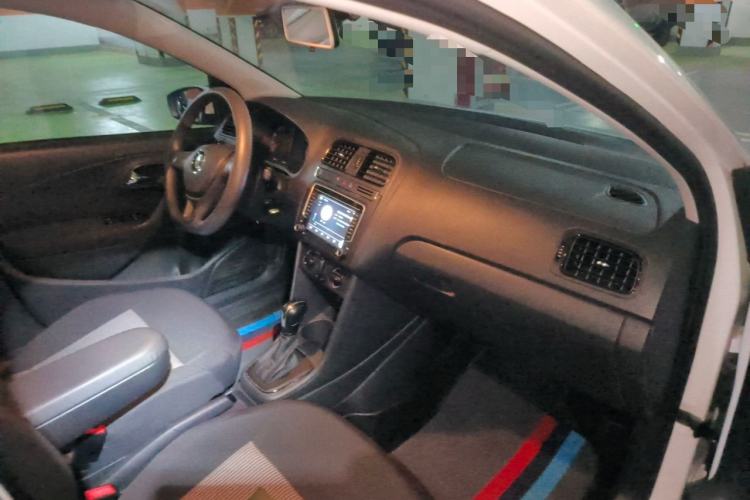 Volkswagen Polo 2019 car image #21