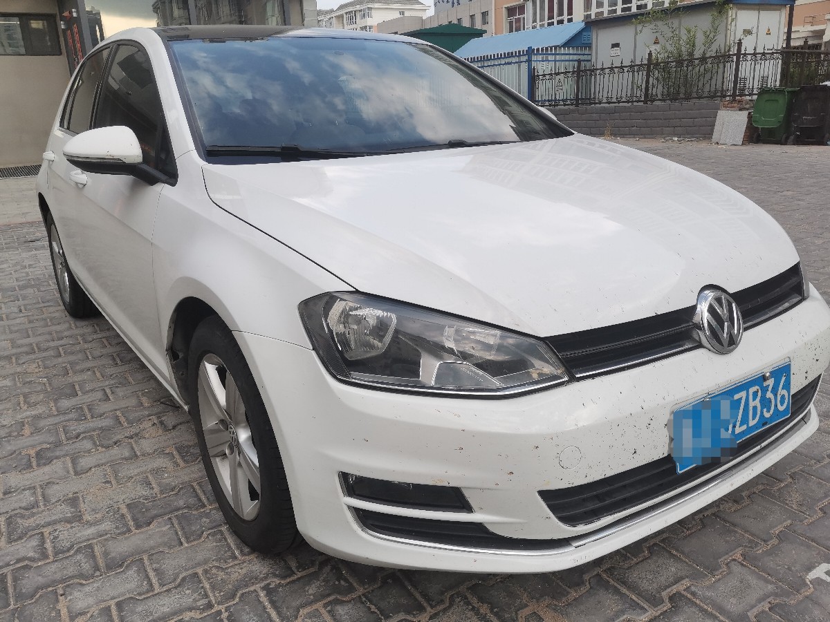 Volkswagen Golf 2016 car image #2