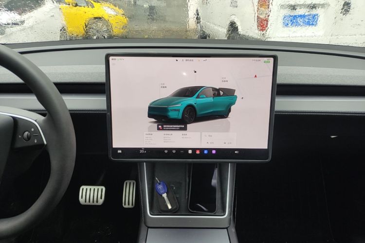 Tesla Model Y 2025 #13 Tesla Model Y 2025 car image #13