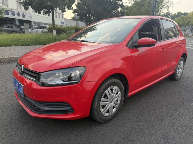 Volkswagen Polo 2014 car image #16
