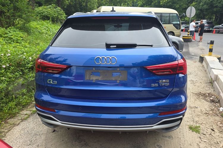 Audi Q3 2021 car image #6