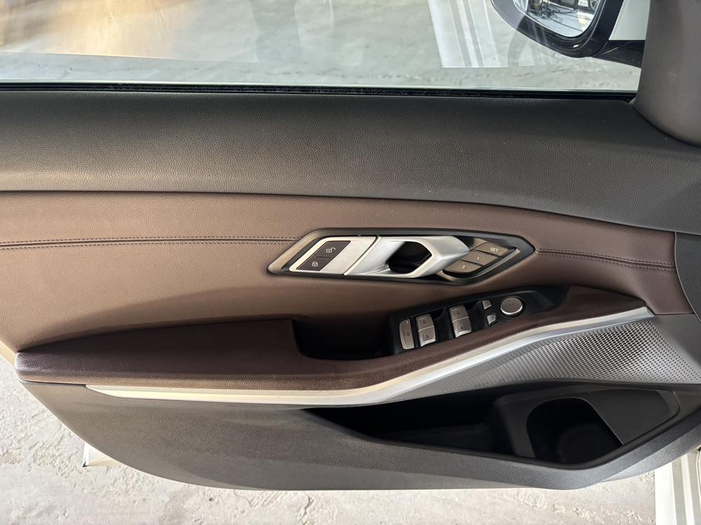 BMW 3 Series 2023 #18 BMW 3 Series 2023 immagine di auto #18