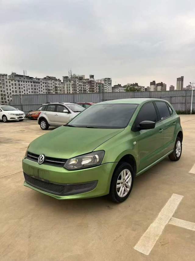 Volkswagen Polo 2013 car image 