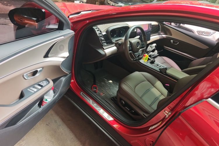 BYD Han 2022 car image #12