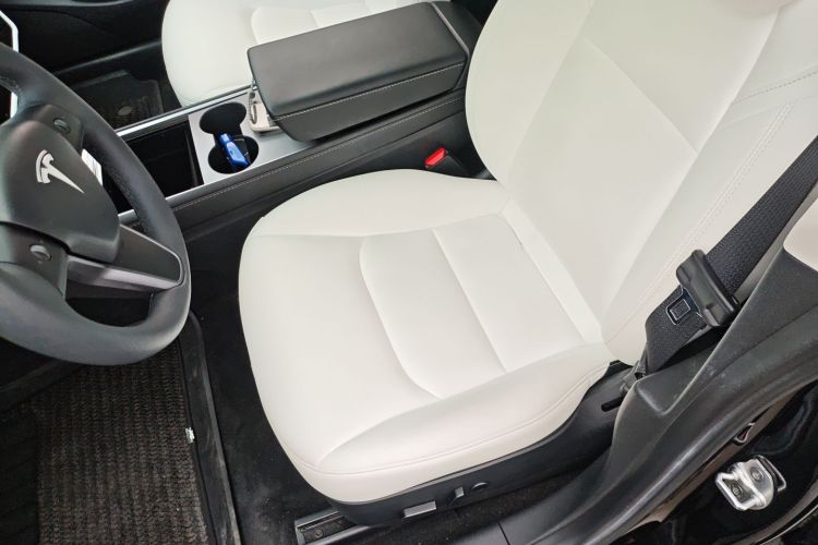 Tesla Model 3 2023 car image #15