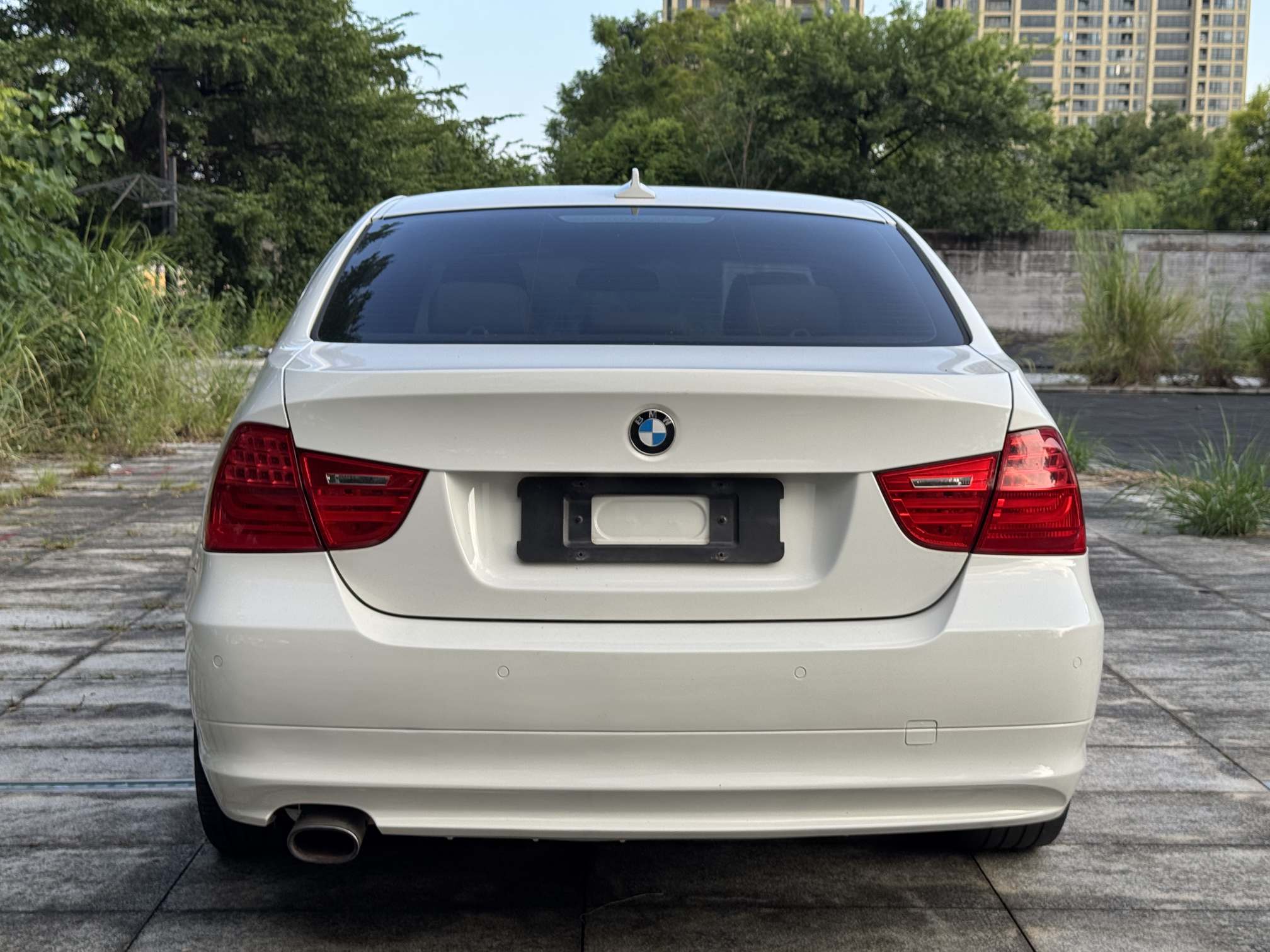 BMW 3 Series 2011 #11 BMW 3 Series 2011 car image #11