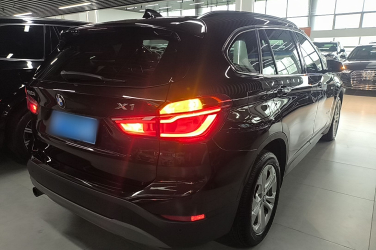 BMW X1 2017 #5 BMW X1 2017 car image #5