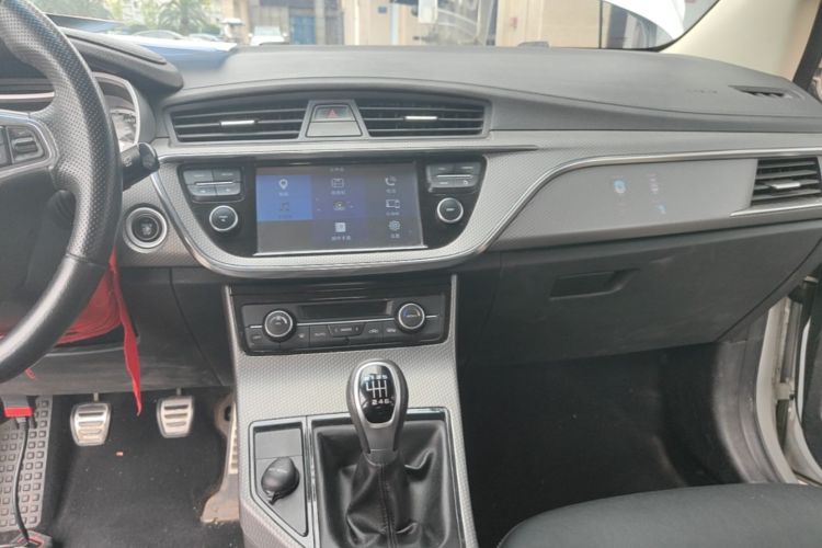 GEELY Emgrand GS 2018 car image #13