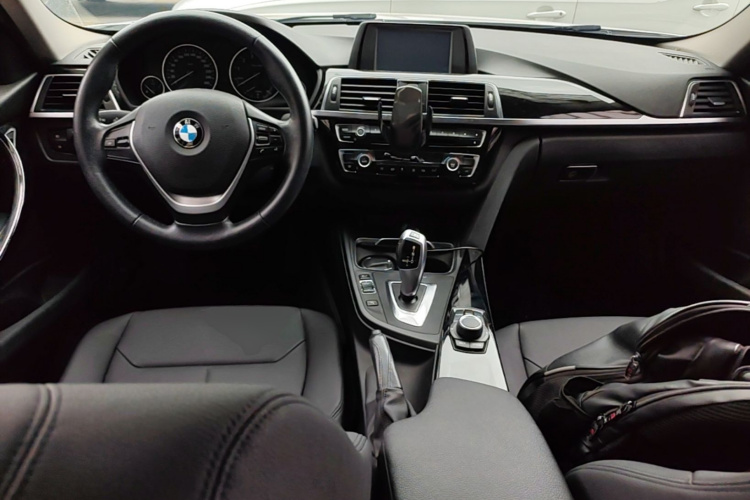 BMW 3 Series 2016 #10 BMW 3 Series 2016 car image #10