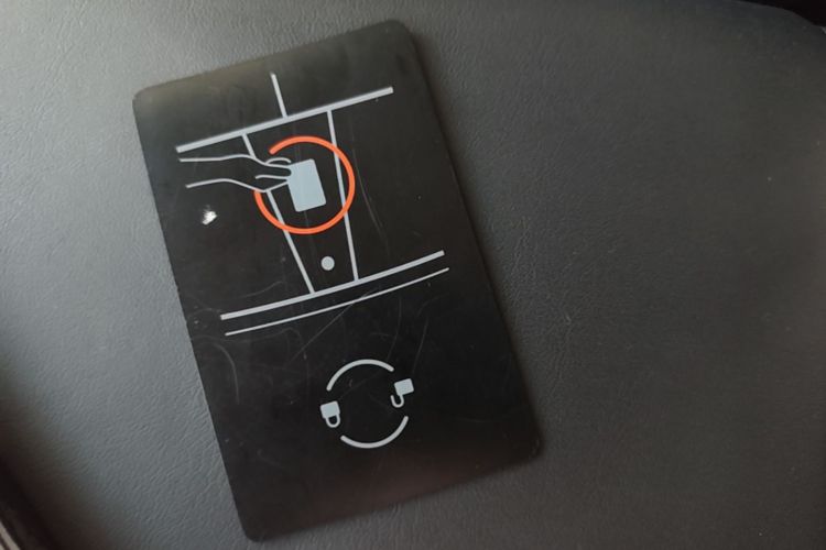 Tesla Model 3 2022 car image #9