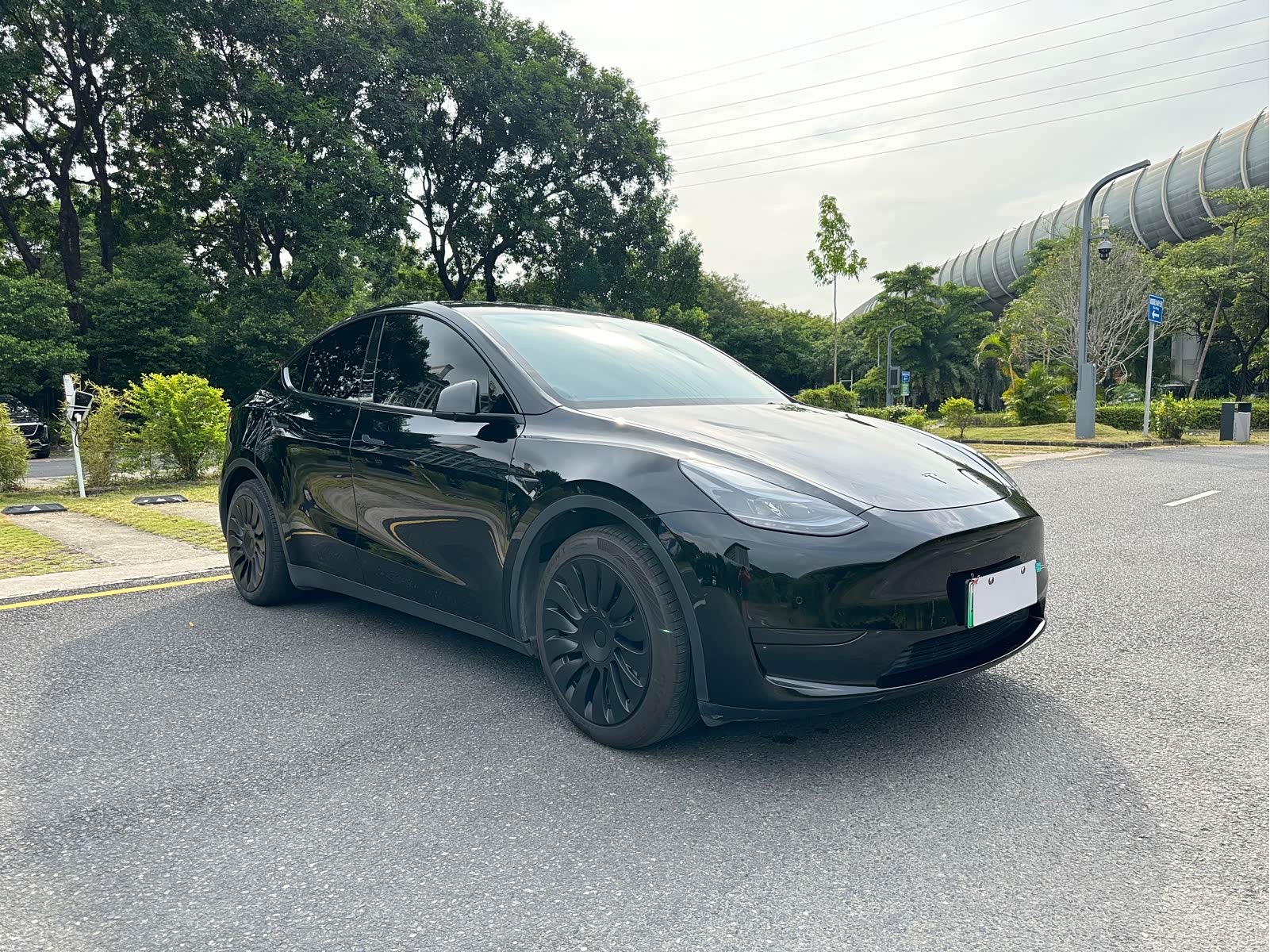 Tesla Model Y 2023 car image #7