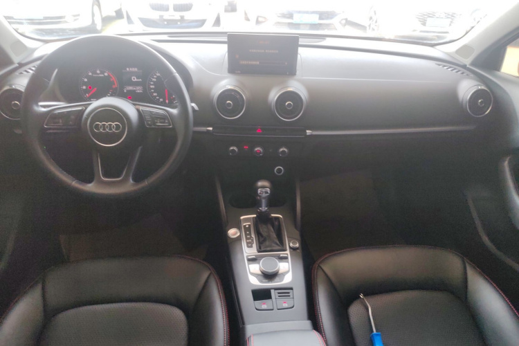 Audi A3 2018 car image #10