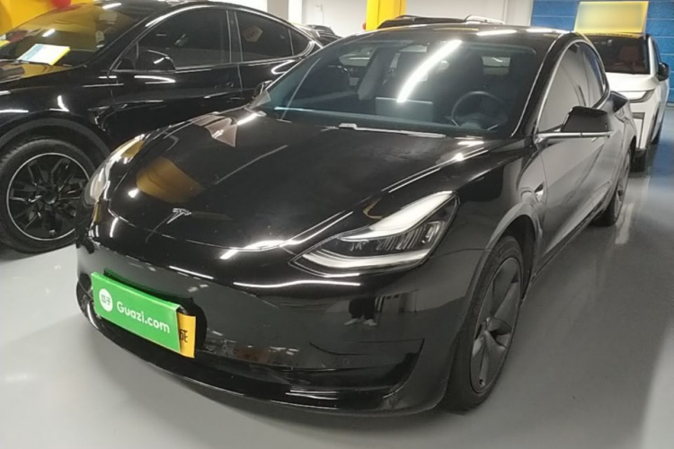 Tesla Model 3 2020 car image #2