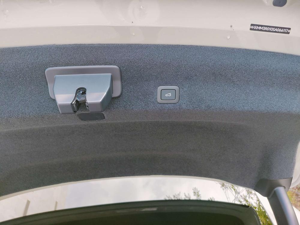 2025 car image #15