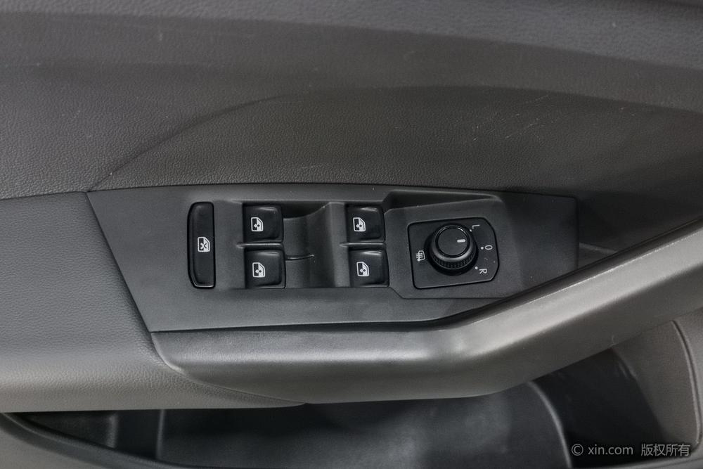 Volkswagen T-Cross 2020 car image #23