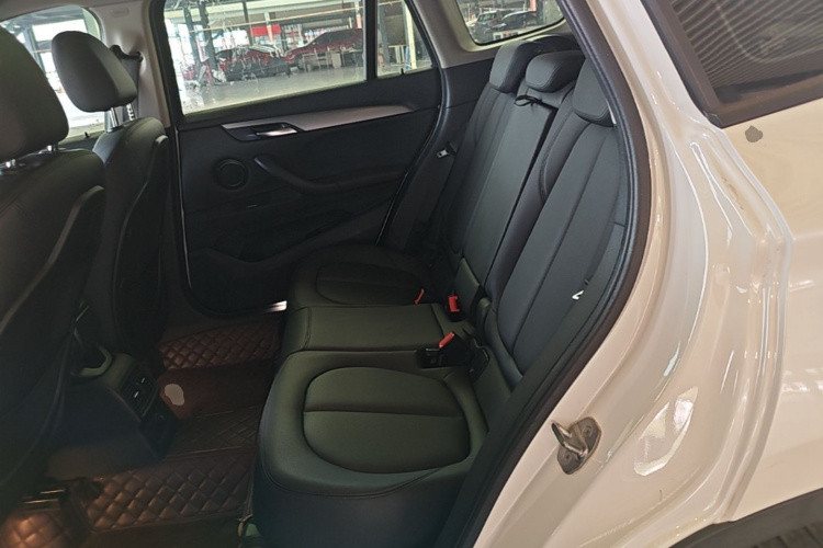 BMW X1 2018 #13 BMW X1 2018 car image #13