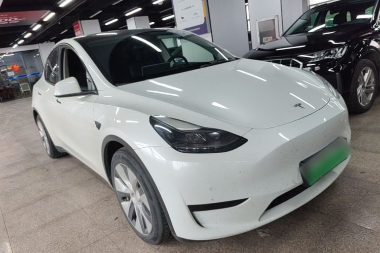 Tesla Model Y 2022 #4 Tesla Model Y 2022 car image #4