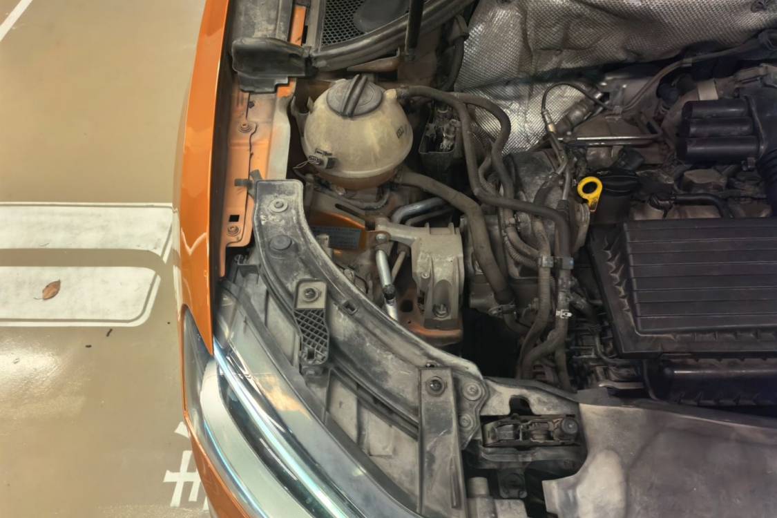 Audi Q3 2016 car image #11