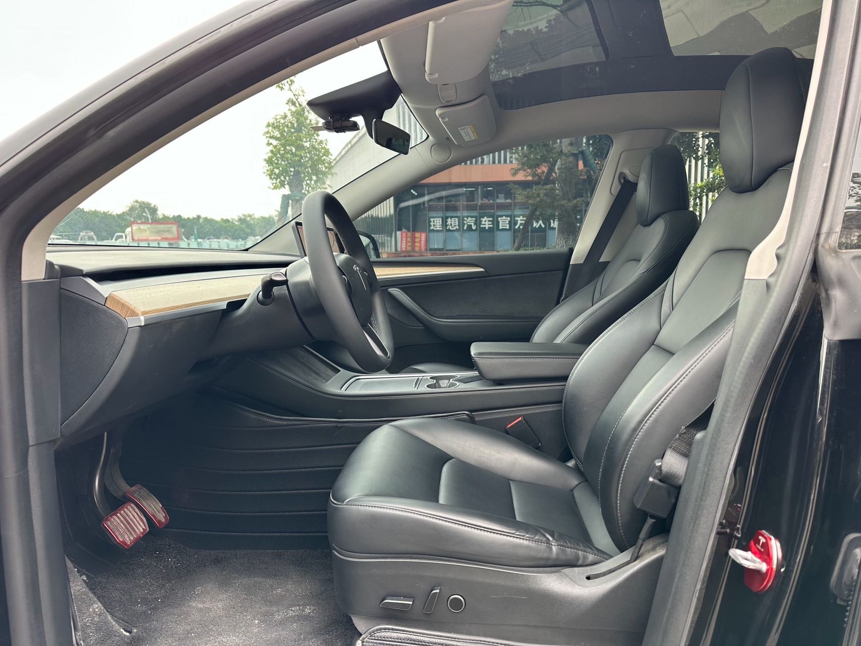 Tesla Model Y 2022 car image #6