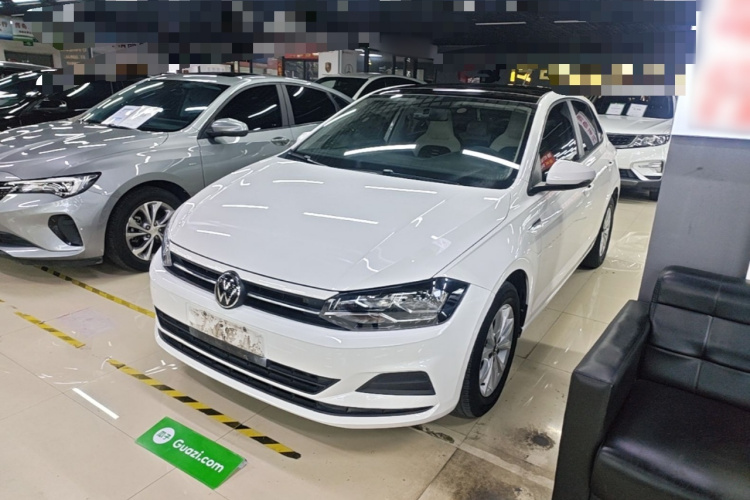 Volkswagen Polo 2022 car image #2