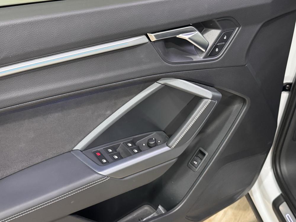 Audi Q3 2023 immagine di auto #23
