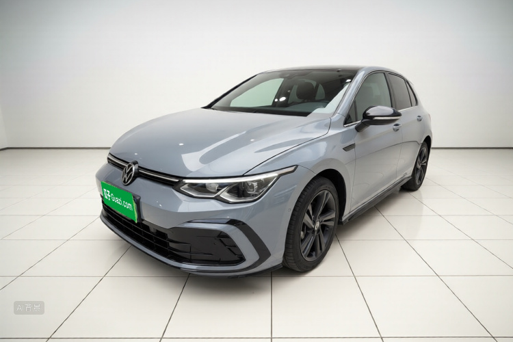 Volkswagen Golf 2023 car image #2