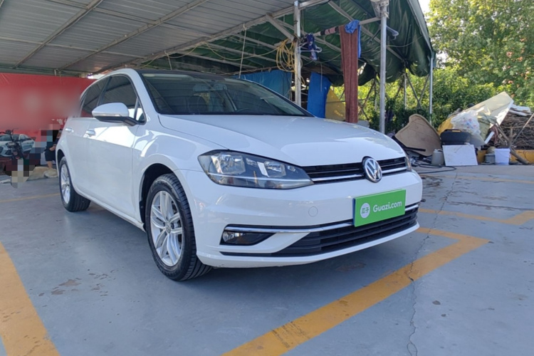Volkswagen Golf 2018 car image #4