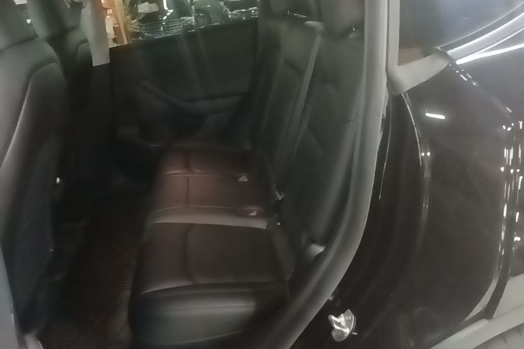 Tesla Model Y 2022 car image #17
