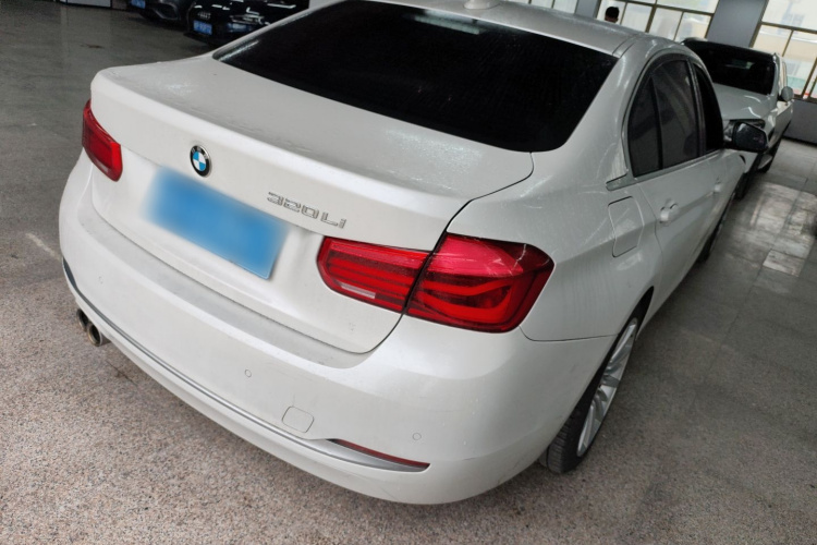 BMW 3 Series 2018 immagine di auto #7