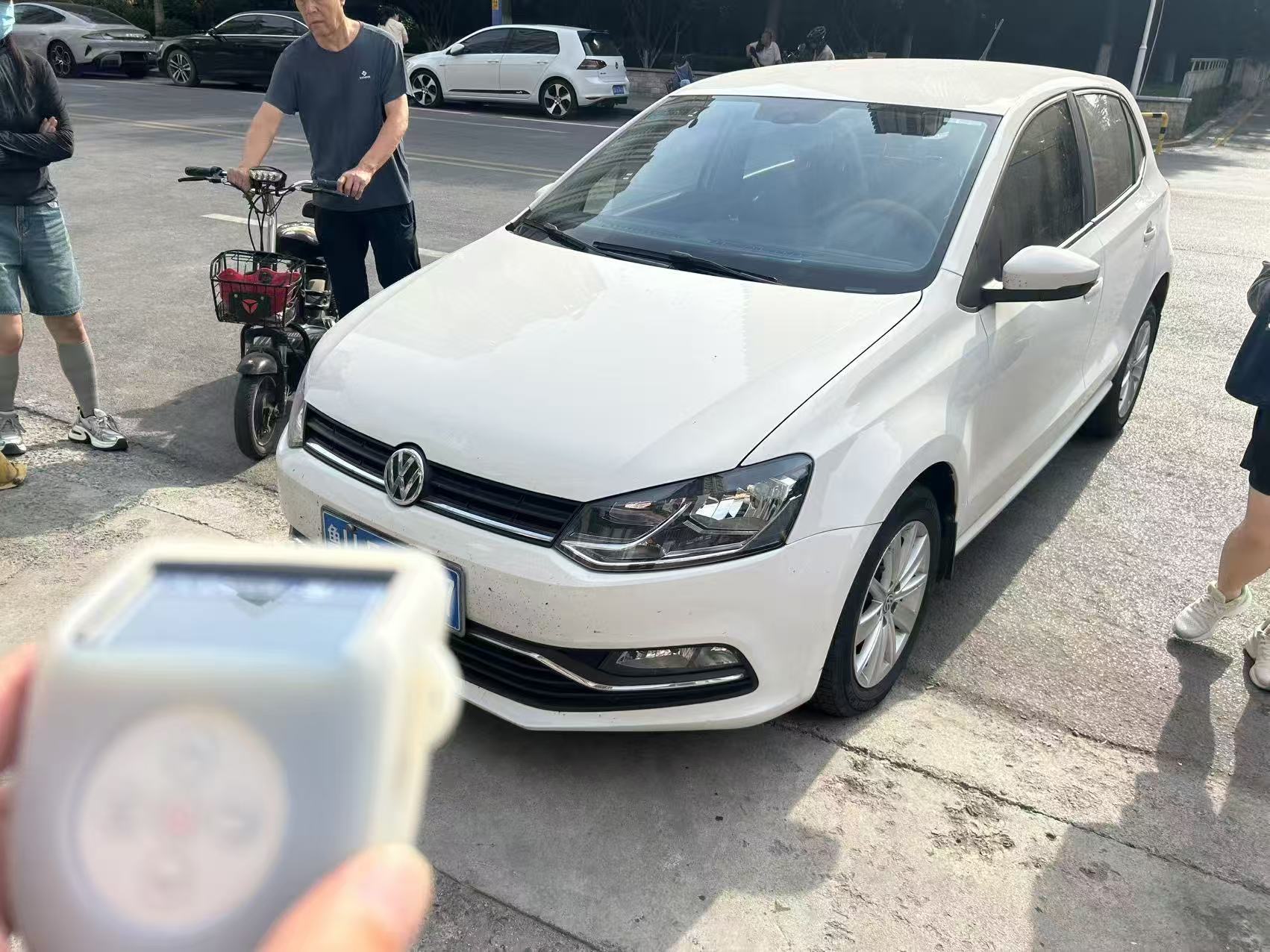 Volkswagen Polo 2015 Volkswagen Polo 2015 car image