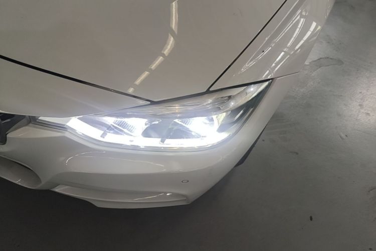 BMW 3 Series 2017 #23 BMW 3 Series 2017 car image #23