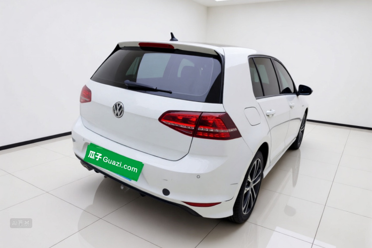 Volkswagen Golf 2018 car image #7
