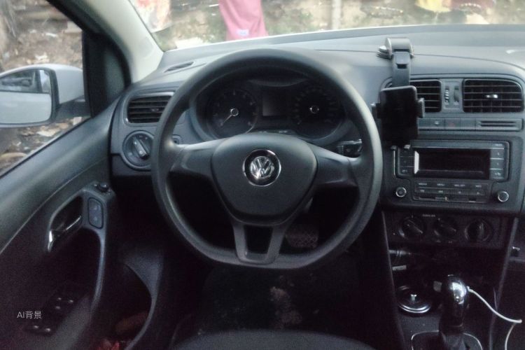 Volkswagen Polo 2017 car image #12