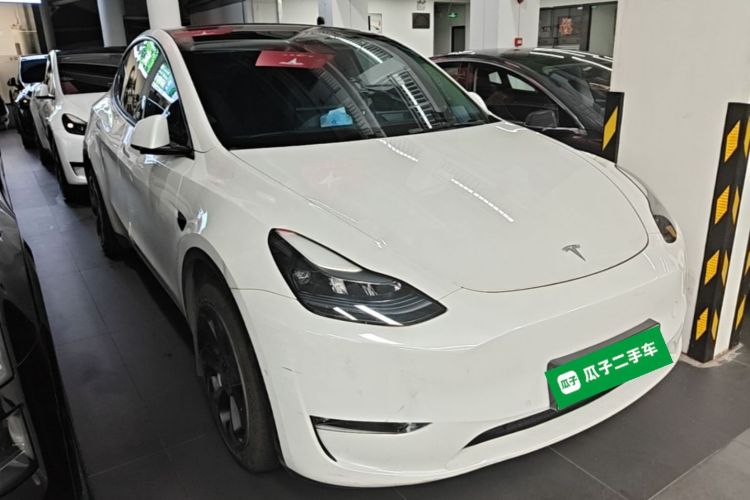 Tesla Model Y 2023 #4 Tesla Model Y 2023 car image #4