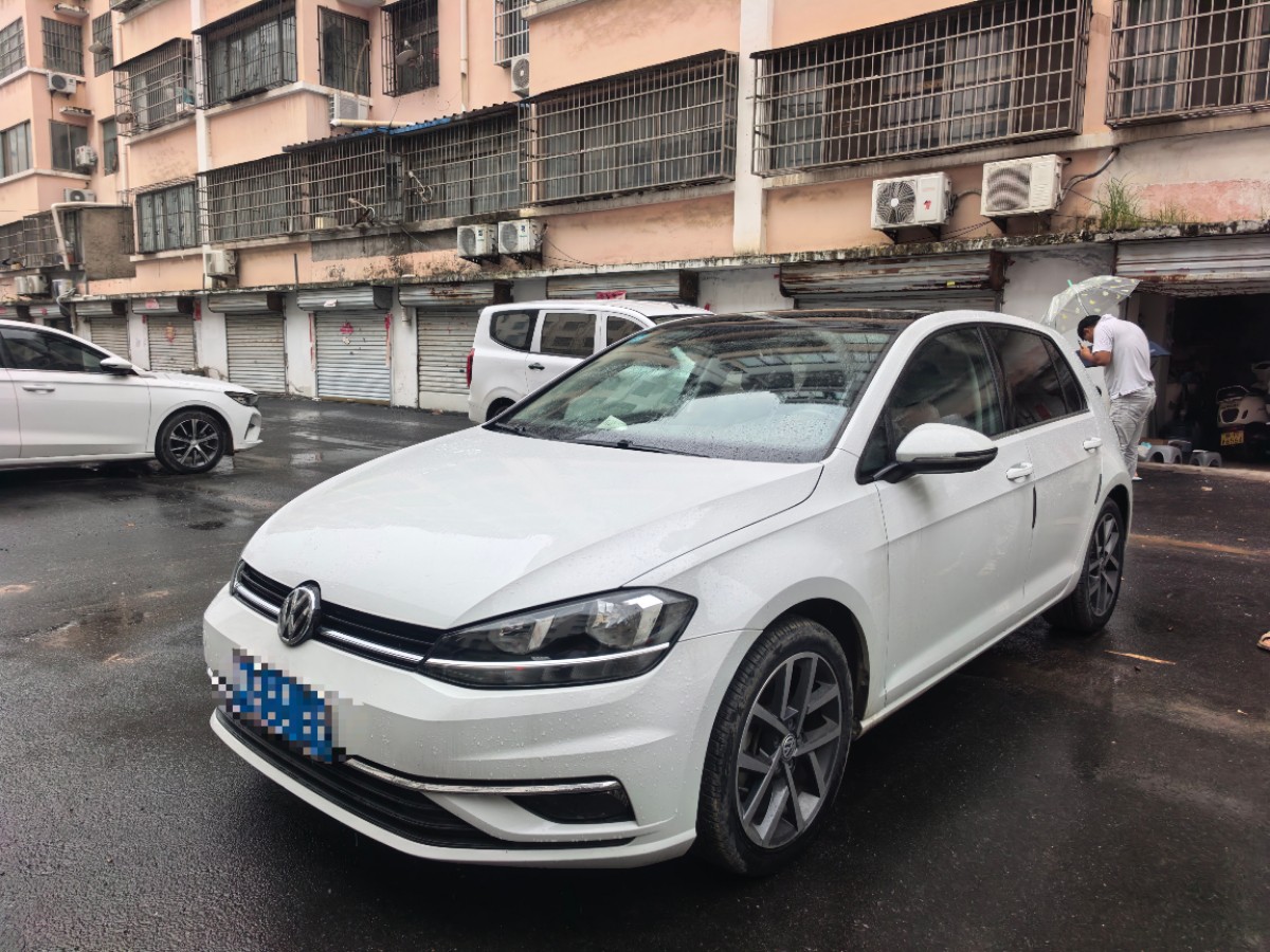 Volkswagen Golf 2020 car image 