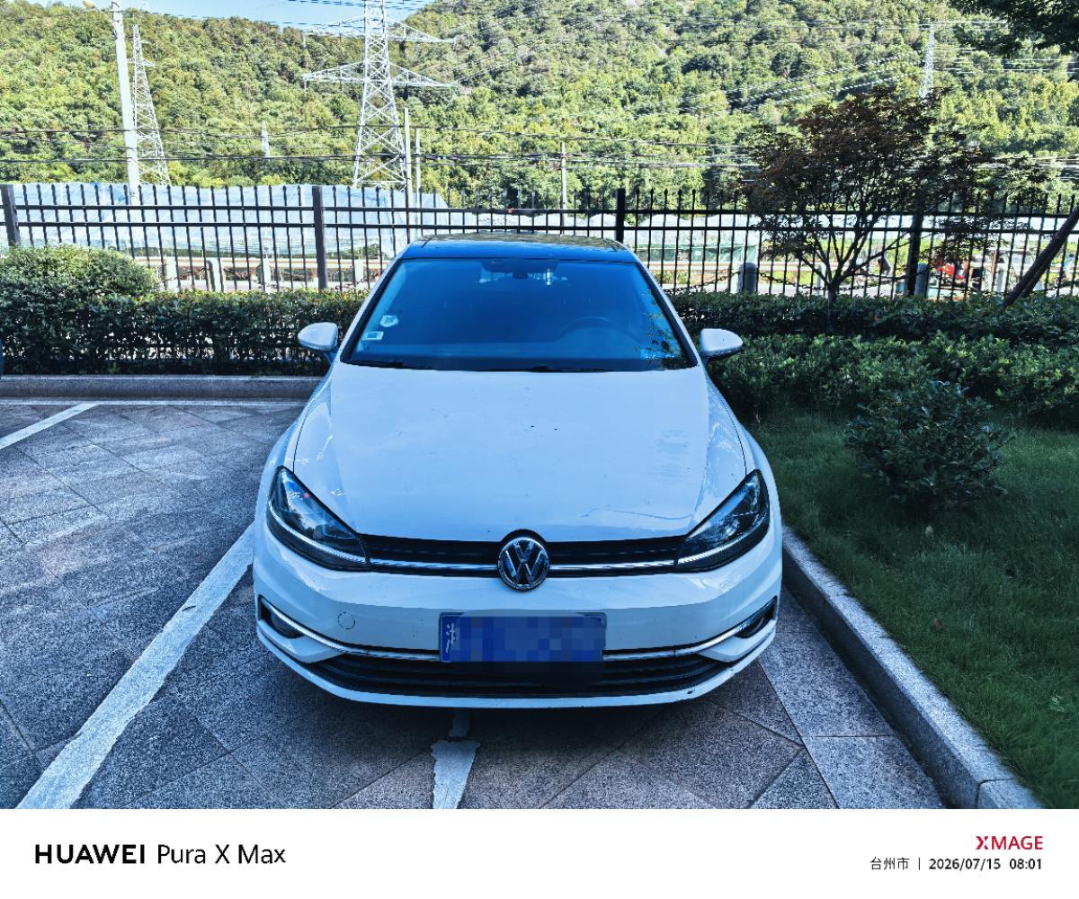 Volkswagen Golf 2020 car image #3