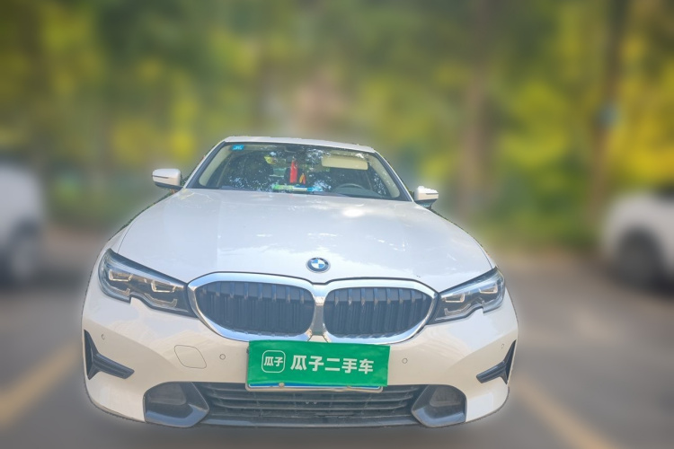 BMW 3 Series 2020 صورة سيارة #3