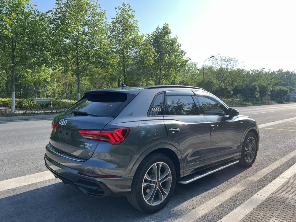 Audi Q3 2023 car image #7
