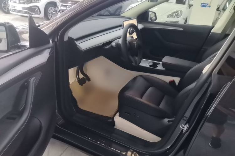 Tesla Model Y 2024 #16 Tesla Model Y 2024 immagine di auto #16