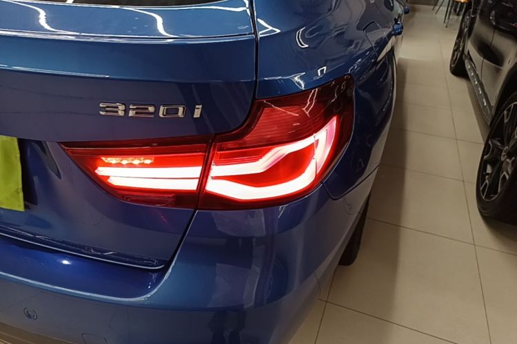 BMW 3 Series GT 2019 #8 BMW 3 Series GT 2019 car image #8