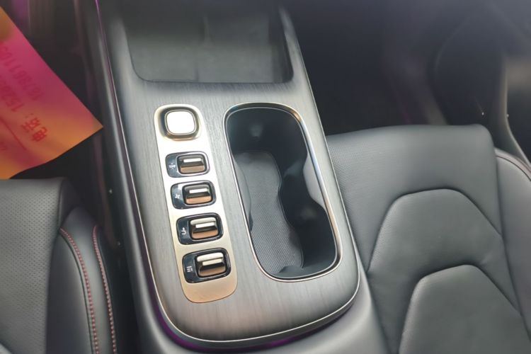 MI SU7 2024 car image #18