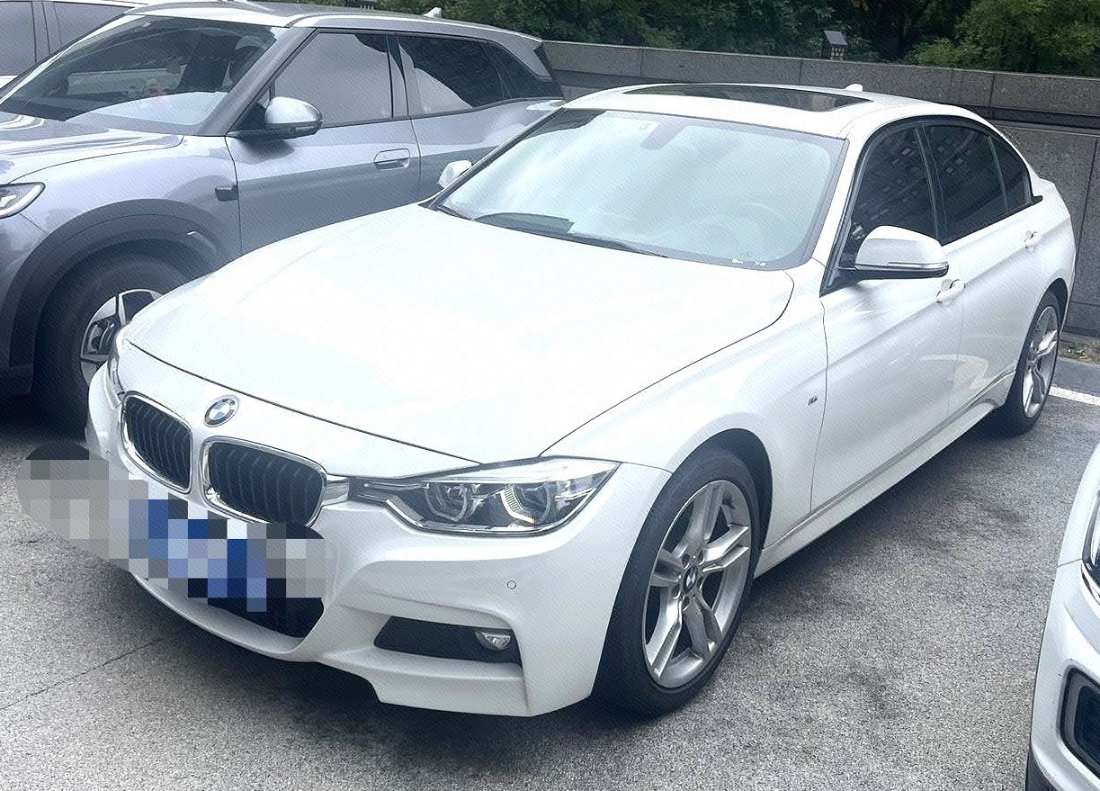 BMW 3 Series 2018 BMW 3 Series 2018 car image