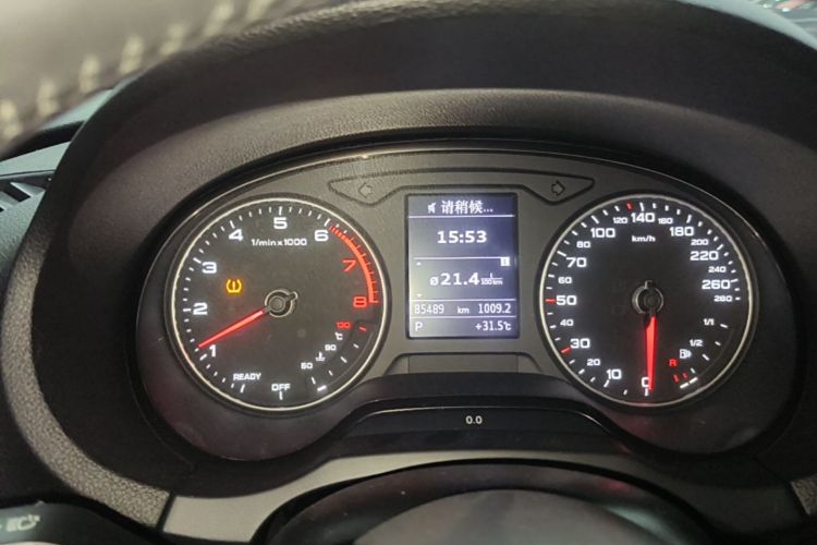 Audi A3 2018 car image #16