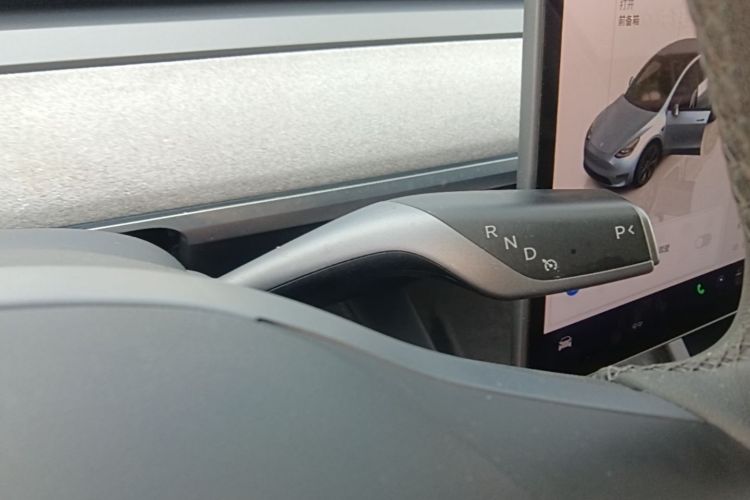 Tesla Model Y 2023 #18 Tesla Model Y 2023 car image #18