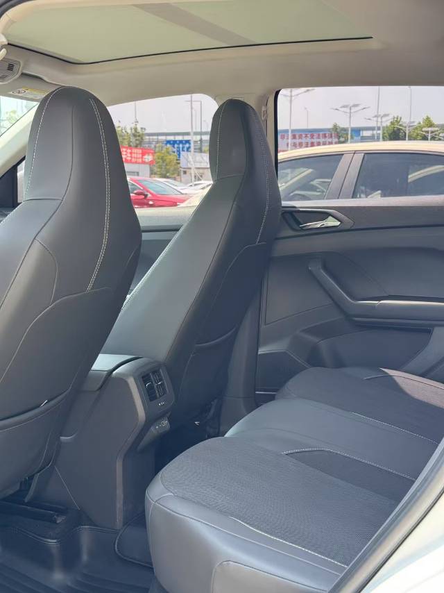 Volkswagen T-Cross 2021 car image #4