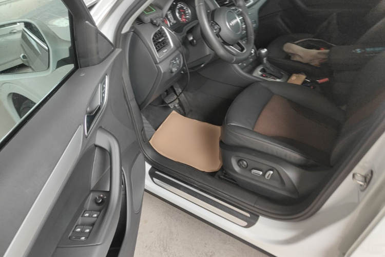 Audi Q3 2017 #16 Audi Q3 2017 car image #16