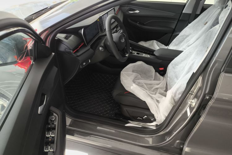 GEELY Binray 2026 immagine di auto #12