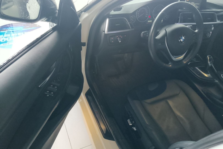 BMW 3 Series 2017 #16 BMW 3 Series 2017 car image #16