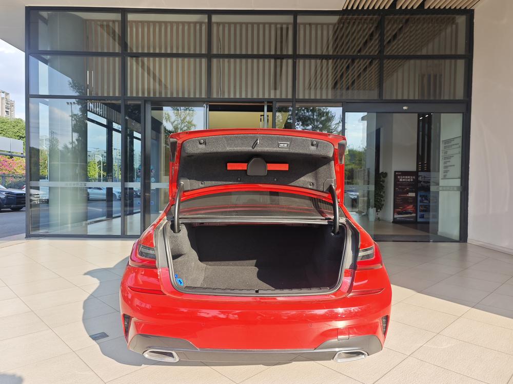 BMW 3 Series 2019 #9 BMW 3 Series 2019 car image #9