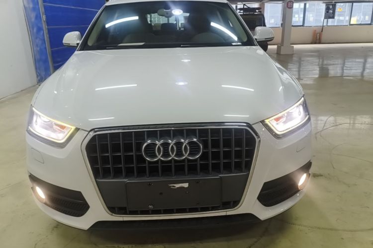 Audi Q3 2016 car image #3